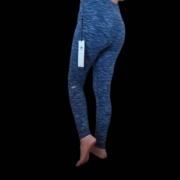 ALO Yoga High Wasted Air Brush LEGGINGS . - Picture 10 of 16